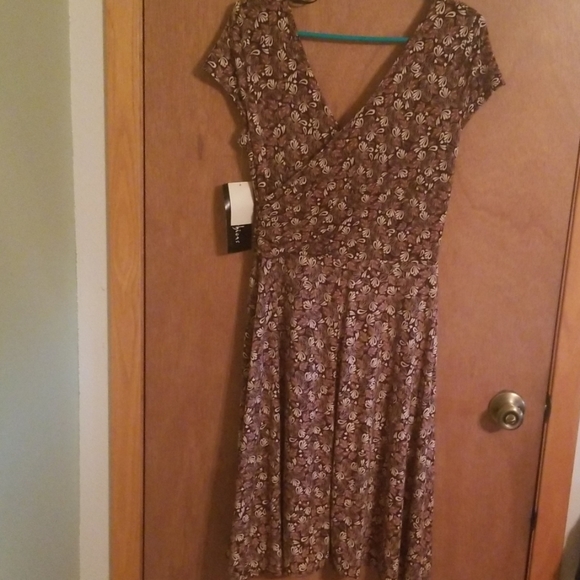 Women's SL Fashions Dress - Picture 4 of 4